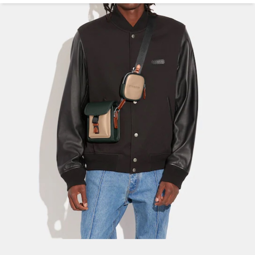 Coach - Picture 3 of 5